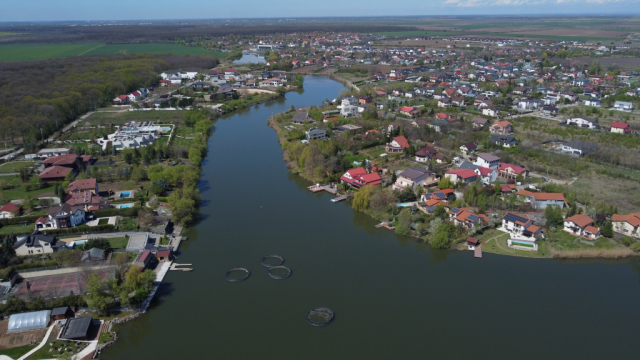 A view of the lakeside view properties